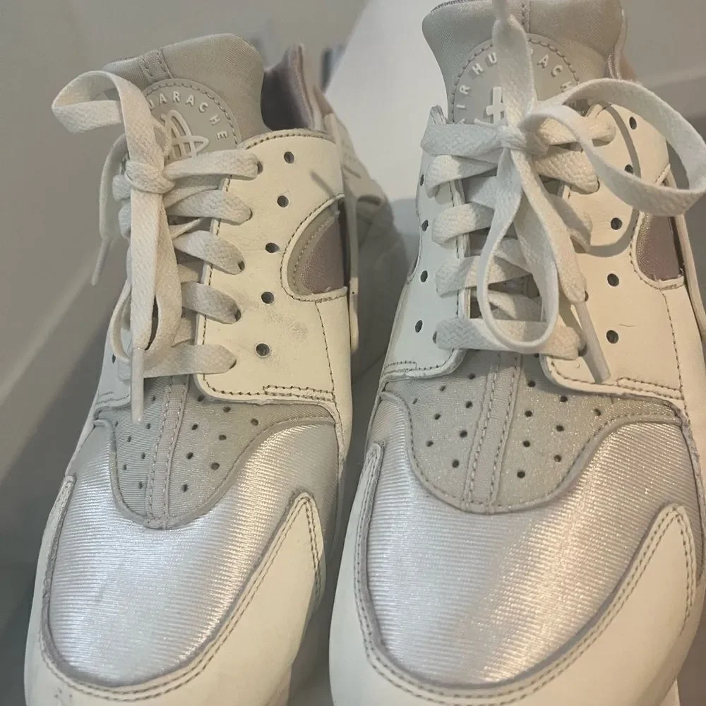 Nike Women's Air Huarache Shoes Sneakers Sail/Light Bone DH4439-104 US 10